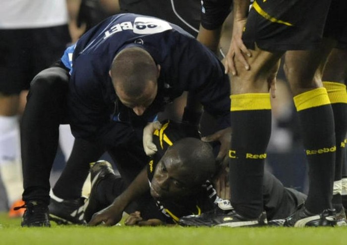 Muamba bị đột quỵ trong trận đấu ở vòng 6 FA Cup mùa giải 2011/12 giữa Bolton và Tottenham. Các nhân viên y tế sau đó đã phải đưa Muamba vào bệnh viện trong tình trạng nguy kịch. Cựu cầu thủ của Arsenal đã giành thời gian bình phục ở bệnh viện và hy vọng có thể trở lại chơi bóng chuyên nghiệp.